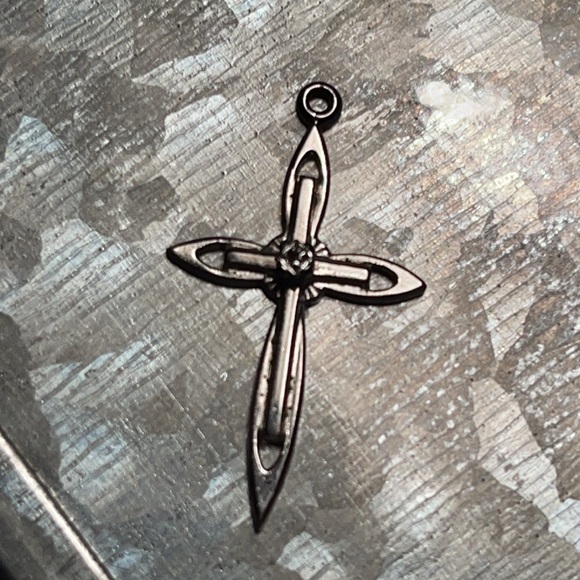 Pretty Religious Cross PENDANT - Picture 8 of 10
